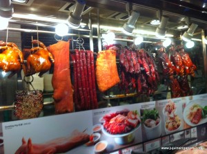 Escolhendo o que comer no hawker center