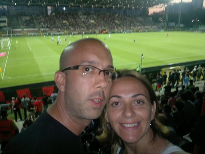 Regiane e Daniel no jogo do Polonia Warszawa