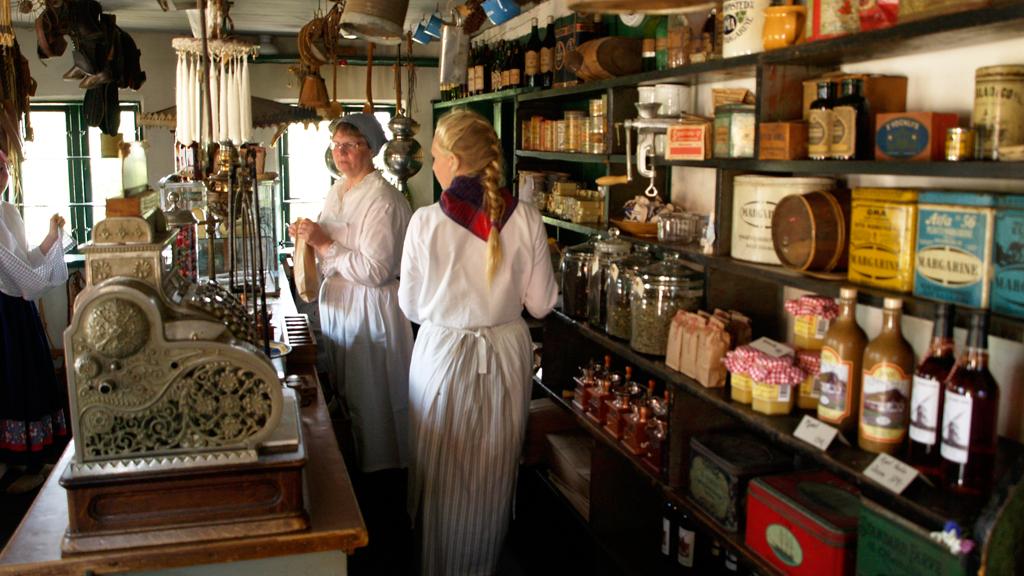 Réplica de uma mercearia antiga em Hjerl Hede, onde também se vendem produtos artesanais feitos como nos velhos tempos (Foto: Divulgação / Visit Holstebro)