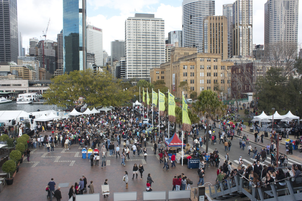 Foto do Aroma Festival, o festival do café em Sydney. Os australianos aproveitam ao máximo a vida ao ar livre.