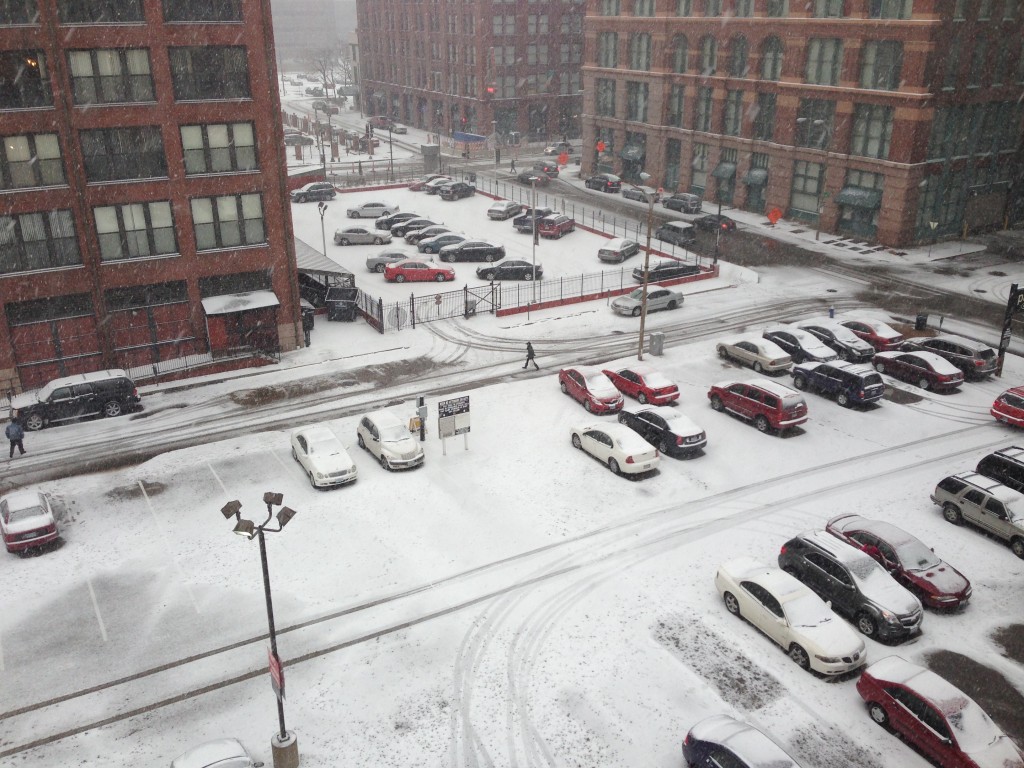 Centro de St. Louis com os prédio de tijolos vermelhos em um típico dia de inverno.