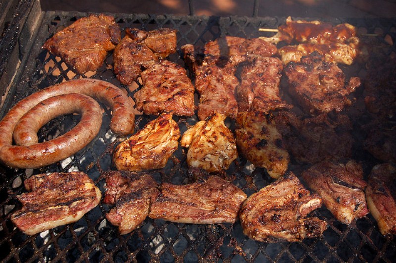 (Foto - fonte: http://mobserver.co.za/events/event/enkelomgeegroep-bring-en-braai/)