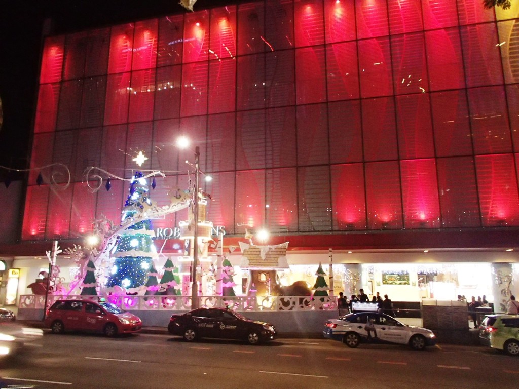 Orchard Road iluminada em 2013 - foto by jujunomundo