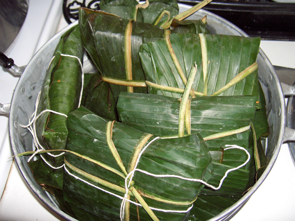 Nacatamales_in_steamer