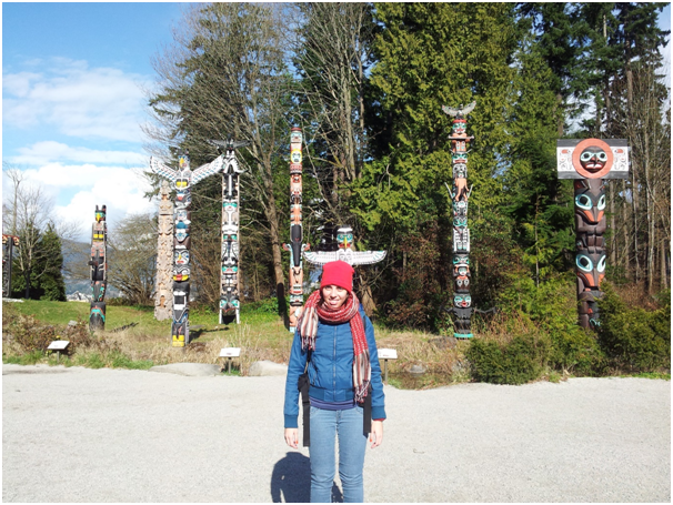 Esculturas de madeiras chamadas de Totens feitas pelo povo nativo do Canadá. Foto tirada no Stanley Park, situado no centro de Vancouver.