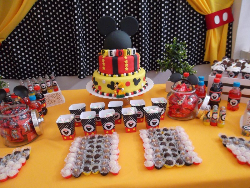 Aniversário infantil à moda brasileira by Chocolataria Brasil