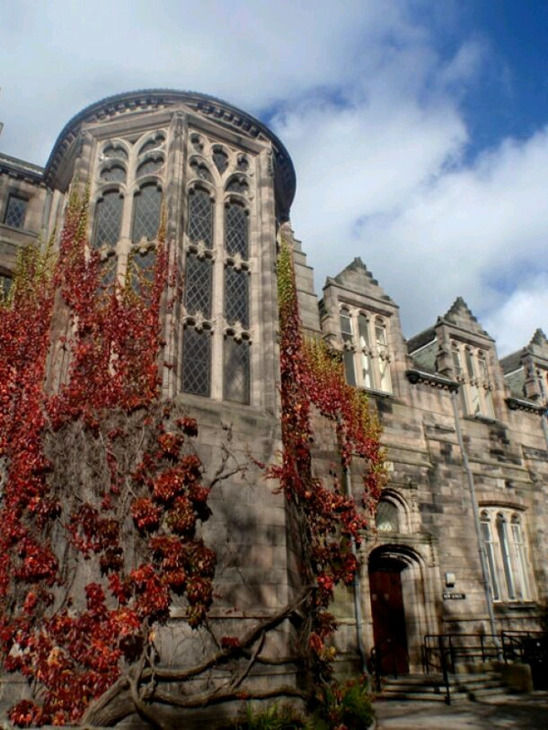 University of Aberdeen (crédito: https://www.facebook.com/ScotlandPastAndPresent)