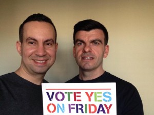 Tony e Michael fizeram campanha pelo Yes nas redes sociais. Não temos nada planejado ou discutido sobre isso, mas fico feliz em saber que agora, como qualquer outro casal, poderemos planejar desde a proposta até a cerimônia, e criar um dia especial em nossas vidas quando sentirmos que é o momento.