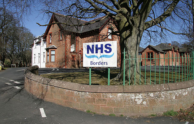 Sede do NHS da região das Borders (crédito: Walter Baxter - http://www.geograph.org.uk/photo/1755038 - CC BY-SA 2.0)