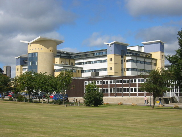 Royal Aberdeen Children's Hospital (crédito: Donald Thomas - http://www.geograph.org.uk/photo/230551 - CC BY-SA 2.0)