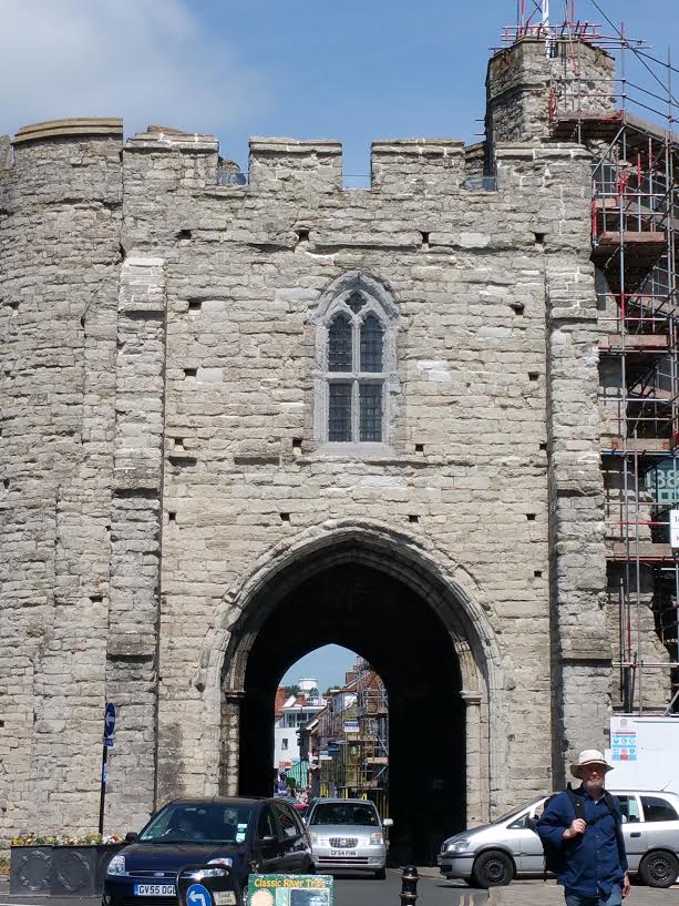 Antigo portão e entrada da cidade, na época medieval
