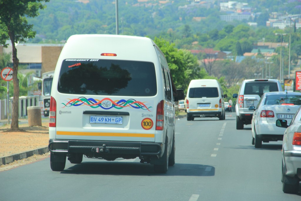 Taxi circulando por Joanesburgo (Foto: M. Braga)