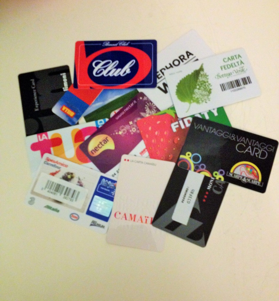 Cartões fidelidad. Acho que terei que comprar outra carteira!