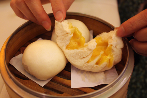 Egg steamed bun