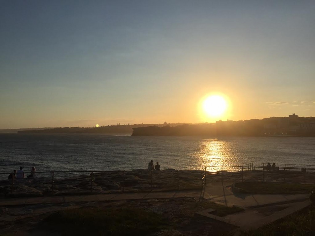 Sydney, de cortinas fechadas e coração aberto