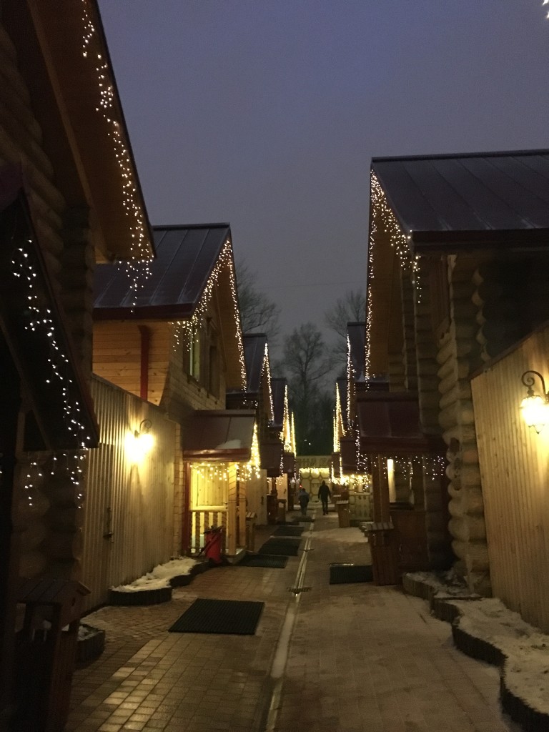 Banya russa: cada casinha é um espaço privativo de sauna e tratamentos