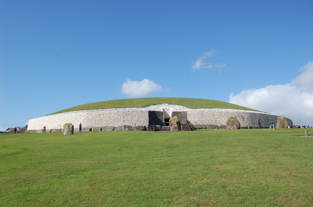 newgrange, meath, irlanda