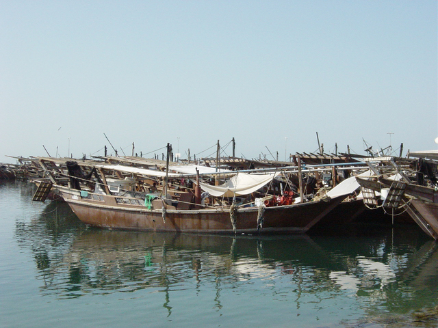 Dhows barcos tradicionais que eram usados para pesca e caça de pérolas.