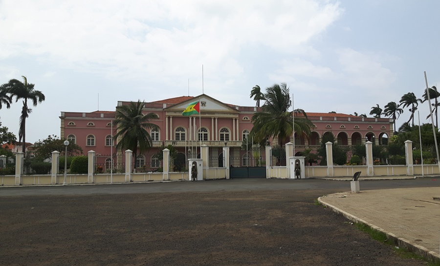 Palácio do Governo de São Tomé e Príncipe, África.