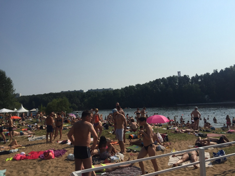 Praia na beira do rio Moscou
