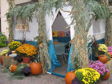 Cabana enfeitada para Sucot - http://shalom-israel-shalom.blogspot.co.il)