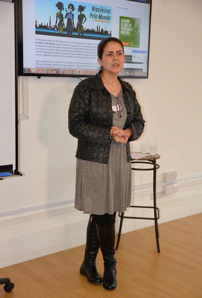 Palestrando no II Encontro das Brasileiras Pelo Mundo, em Londres