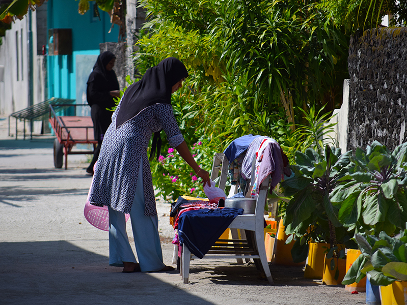 O dia a dia das mulheres locais. Foto: Lora Hoare