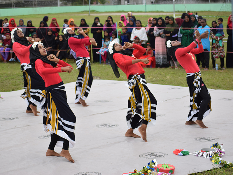 Apresentação de dança típica. Foto: Lora Hoare