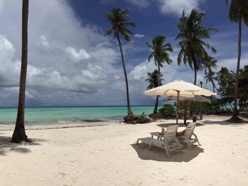 Praia privativa em uma das ilhas locais. Foto: Oscar Ignetik