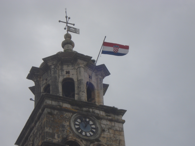 Torre da Igreja em Blato, Korčula. Fonte: acervo pessoal.