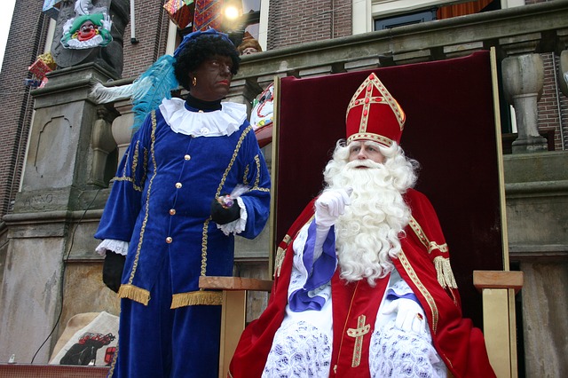 [Image: sint-and-piet-559519_640.jpg]