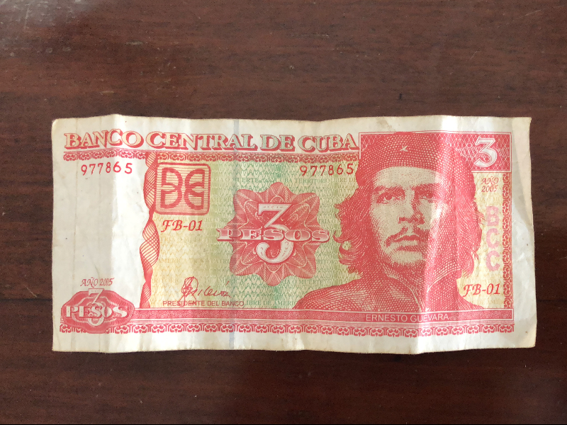 Dinheiro em peso cubano com a figura do Che. Raridade encontrar. Todo turista deseja ter!
