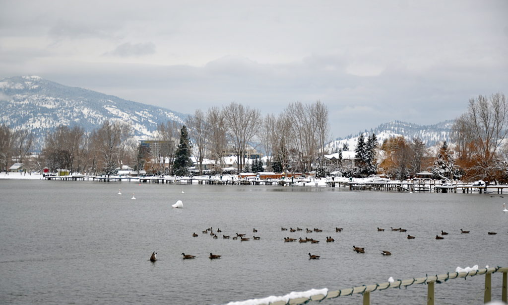 Províncias e territórios no Canadá