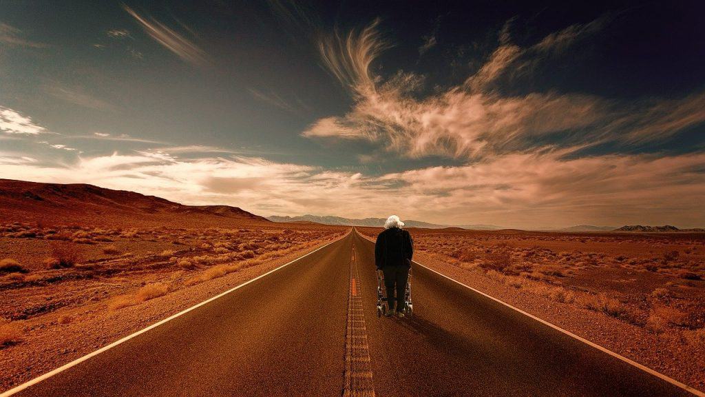 Envelhecer longe de casa